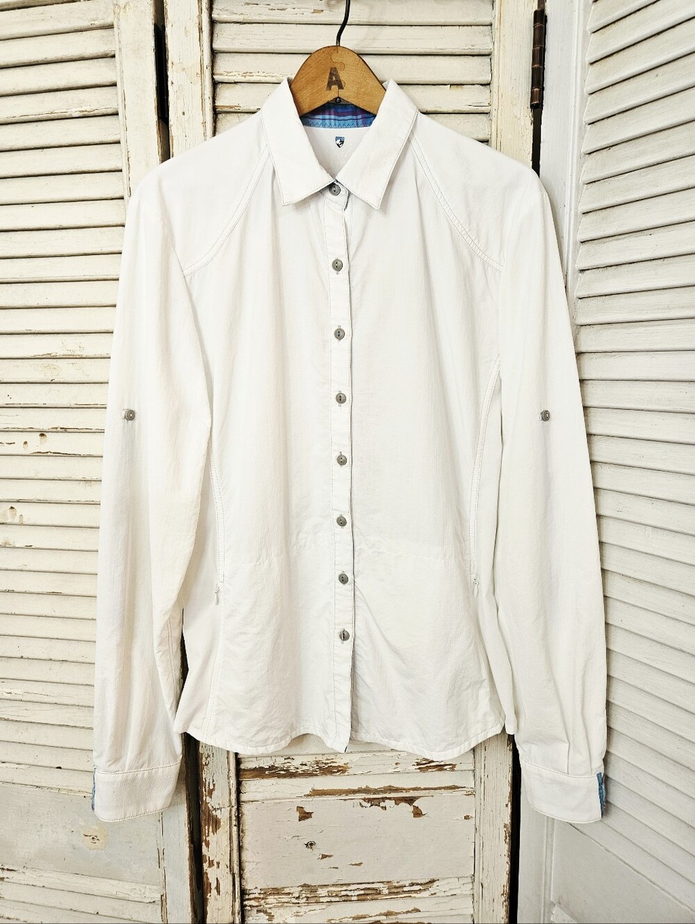 Kühl White Long Sleeve Button Up Hiking/Sun Shirt With Blue Plaid Accents Large